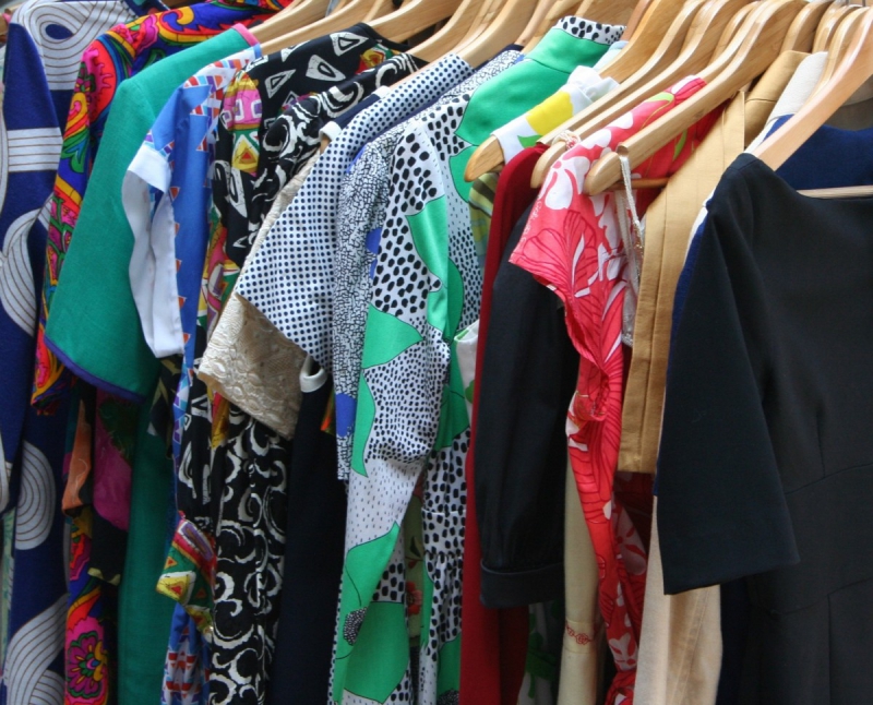 association-TARADEAU-min_dresses_apparel_clothing_clothes_clothes_hangers_wooden_hangers_retail_shop_closet-1149845